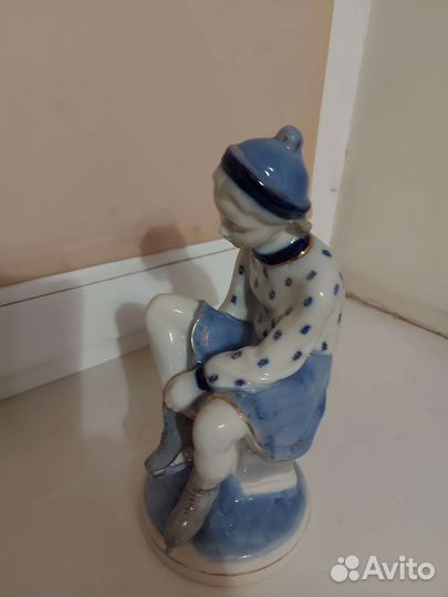Статуэтка фарфор