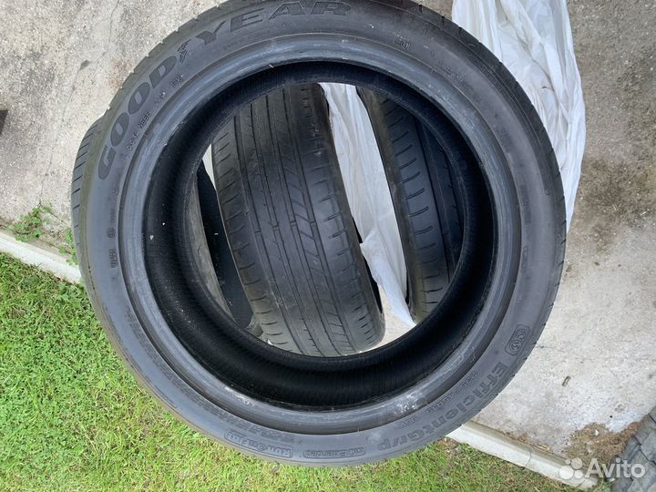 Goodyear EfficientGrip Performance 235/45 R19