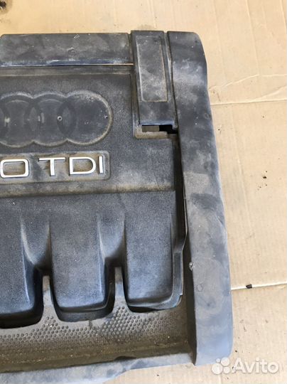 Накладка двс декоративная Audi A3 8P (3589)