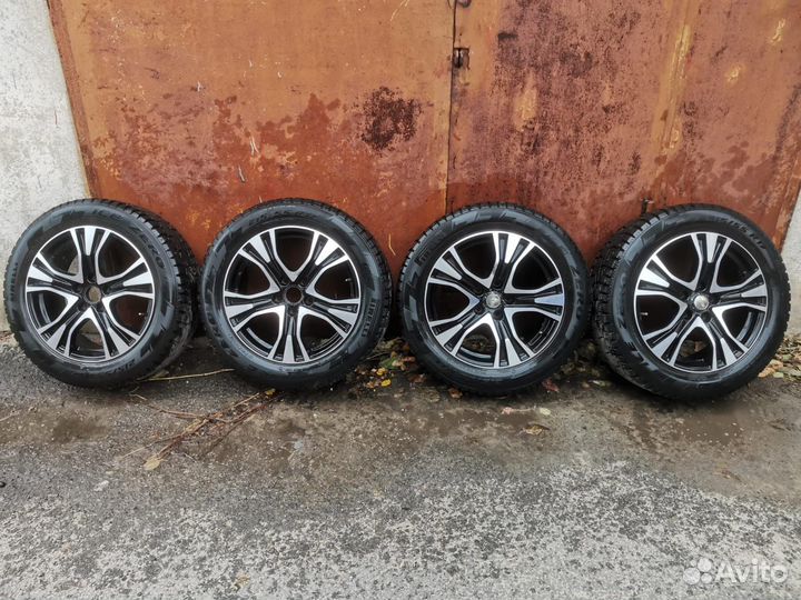 Pirelli Ice Zero 215/55 R17
