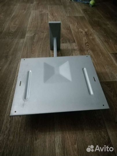 Подставка под телевизор на стену