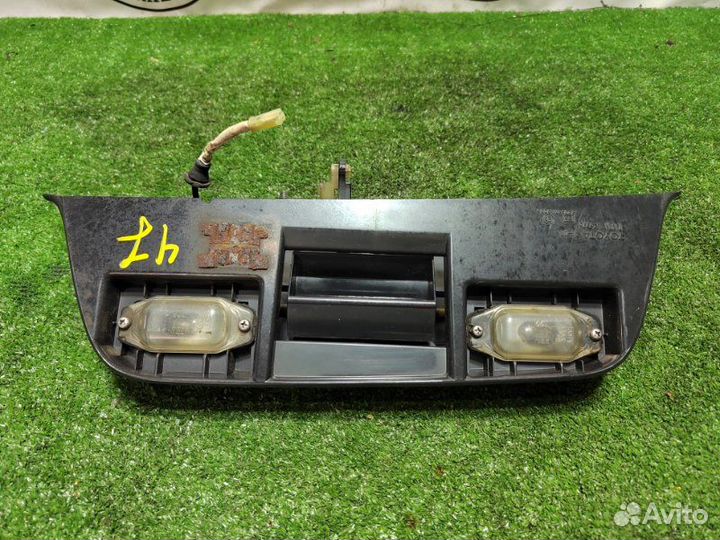 Ручка двери багажника задняя Toyota Land Cruiser