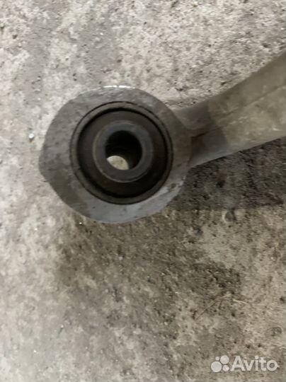 Задний рычаг Infiniti m35 04-09 гв