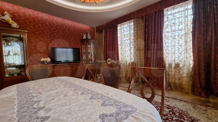 Дом 296 м² на участке 10 сот.