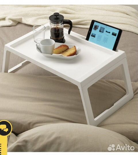 Столик на кровать