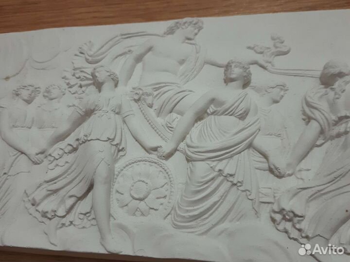 Гипсовое панно