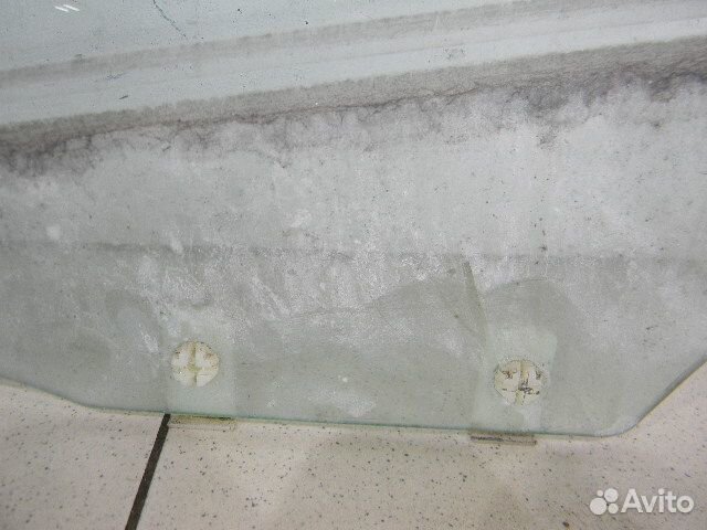 Стекло передней левой двери