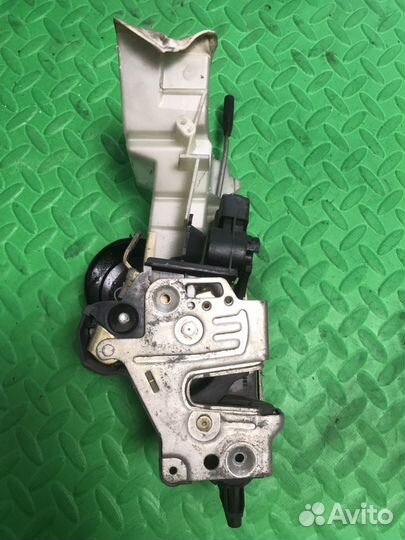 Замок двери передний левый mercedes w210