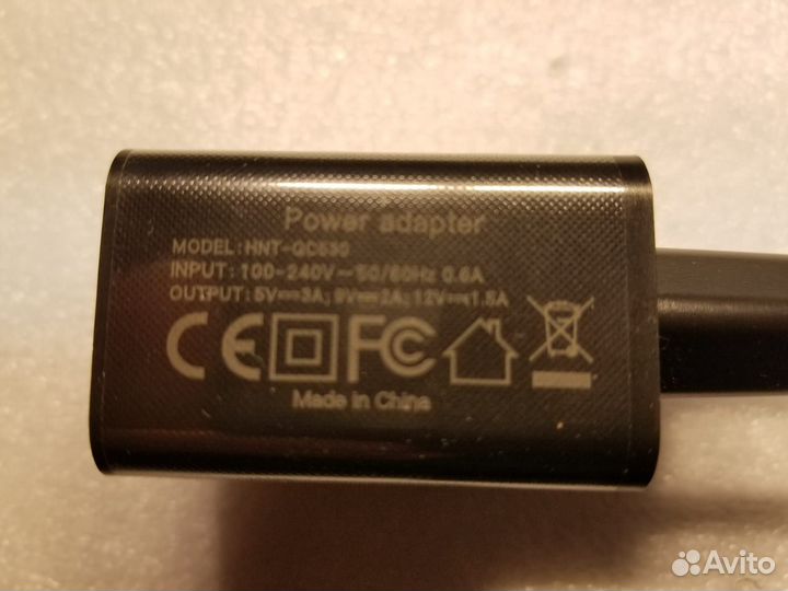 Универсальное зарядное устройство Xtar VC4SL