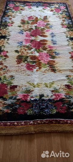 Старинный ковер