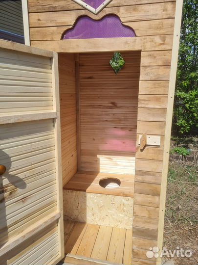 Деревянный туалет