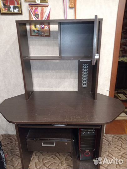 Продам письменный стол