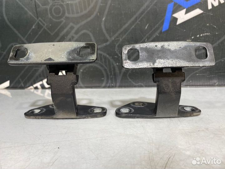 Петля багажника Bmw X5 E53 M54B30 2006