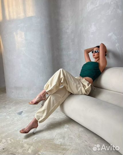 Диван для фотостудии,шоурума,офиса,гостинной.Новый