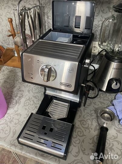 Кофеварка рожковая delonghi