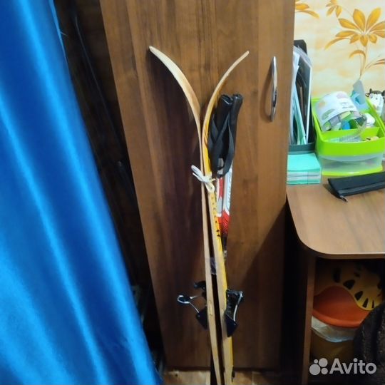 Лыжные ботинки с лыжами и палками детские 34 35