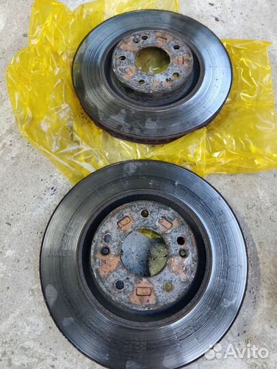 Тормозные диски оригинал 517122Т100 hyundai I40