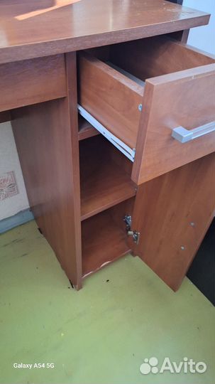 Трюмо с зеркалом