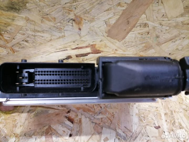 Блок управления двигателем Audi A4 B7 2.0 ALT