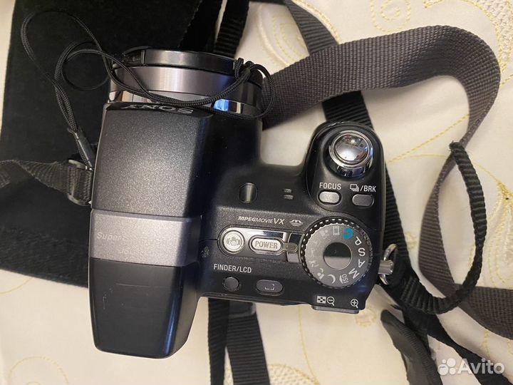 Зеркальный фотоаппарат Sony с сумкой