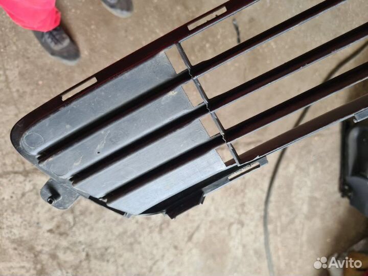 Решетка в бампер Toyota Corolla E150 1.6 1ZR-FE