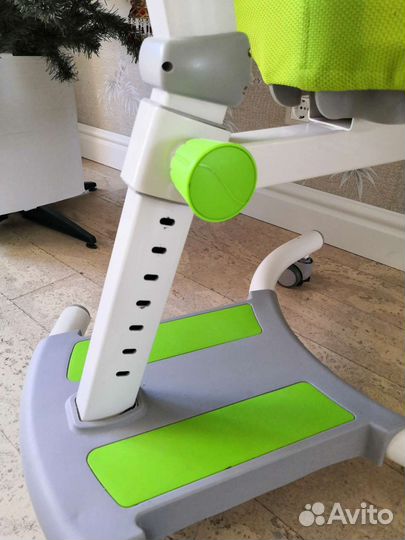 Стул школьный