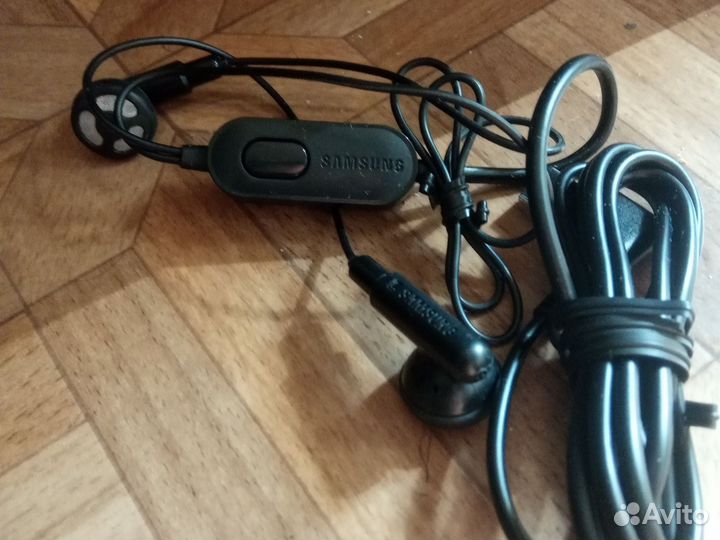 Наушники для телефона