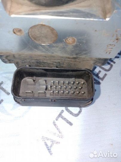 Блок ABS (насос) Kia Carnival 1