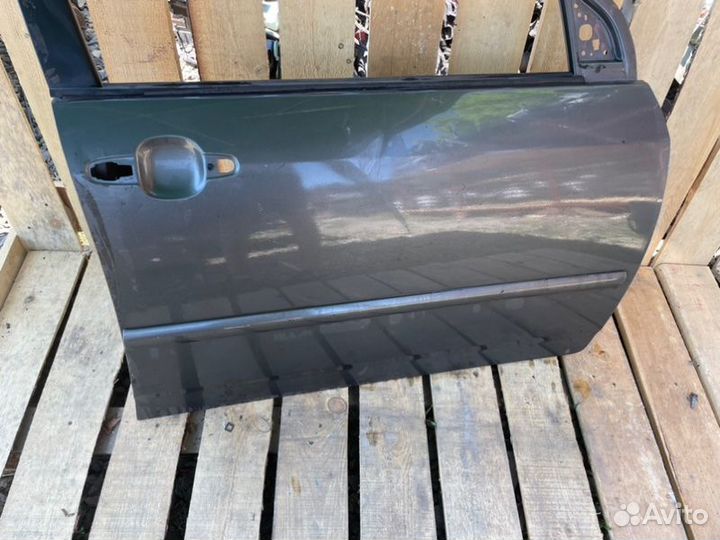 Дверь передняя правая Toyota Corolla E12