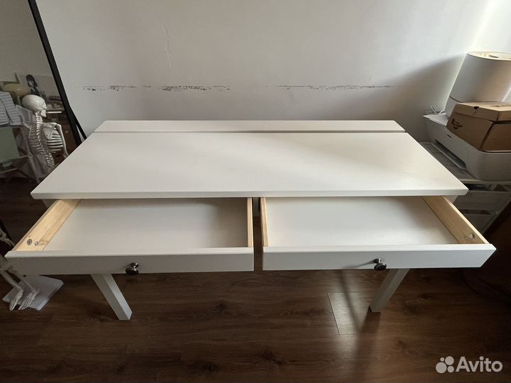 Стол письменный IKEA Хемнэс