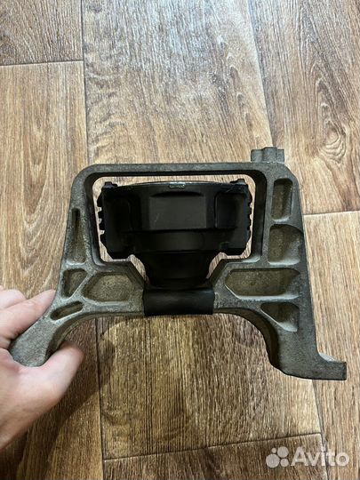 Опора двигателя левая mazda 3 1.6 bl