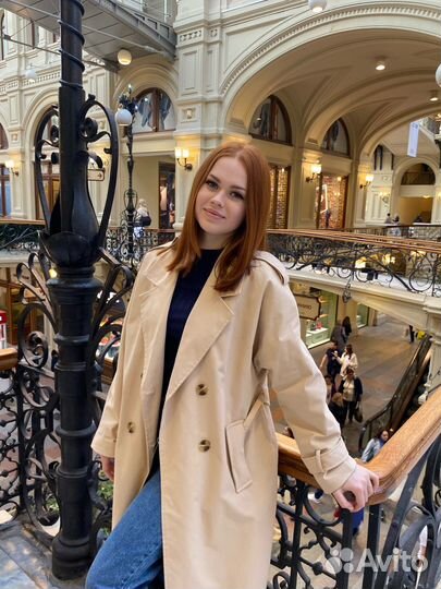 Администратор выходного дня, Хостес