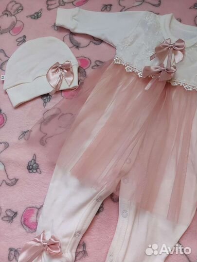 Комплект на выписку для девочки