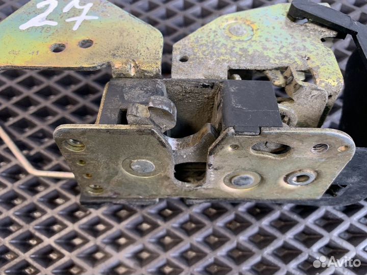 81626806148 Замок двери правой