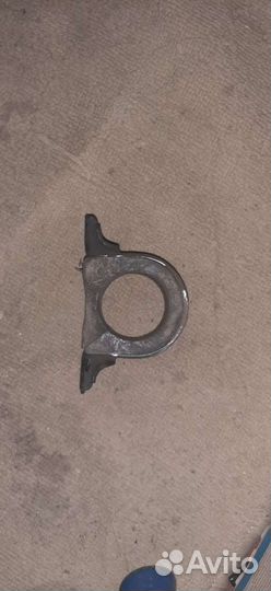 Крепёж рулевой рейки тойота caldina