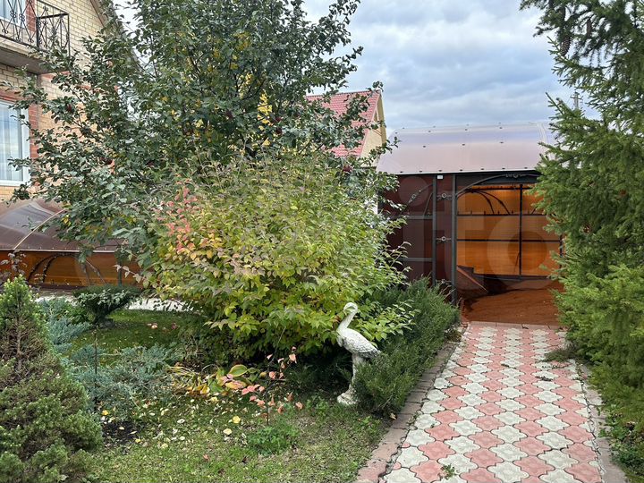 Дом 389,5 м² на участке 15 сот.