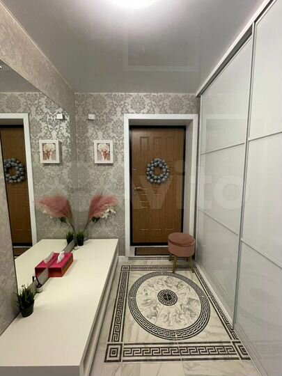 2-к. квартира, 63 м², 2/9 эт.