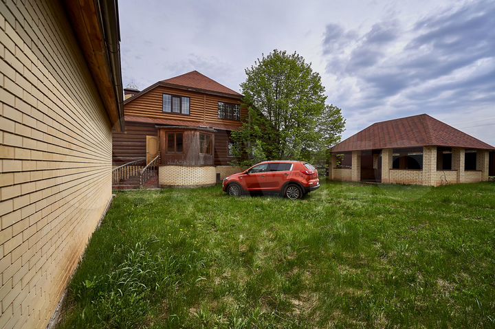 Коттедж 500 м² на участке 14 сот.