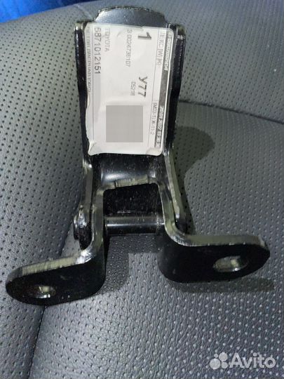 Камри 70 петля двери правая верхняя