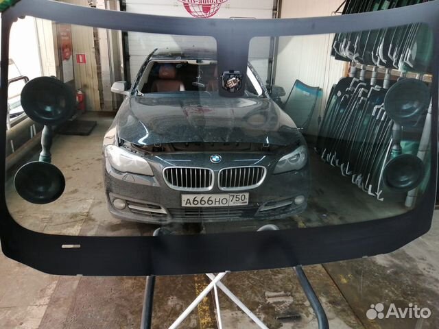 Лобовое стекло на Бмв ф10 f10