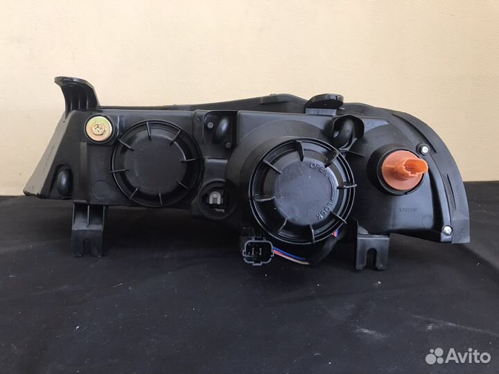 Фара правая Daewoo Nexia N150 (2008-2016)