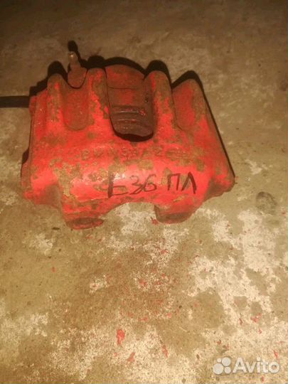 Левый передний суппорт Bmw e36