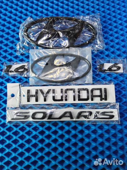 Эмблемы антихром на hyundai solaris 1