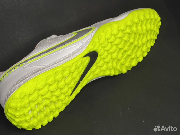 Бутсы сороконожки nike tiempo