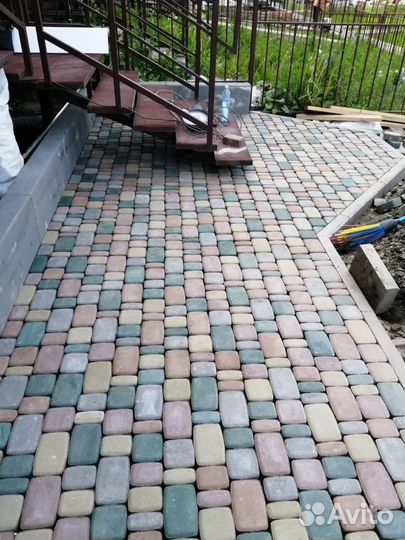 Кладка брусчатки