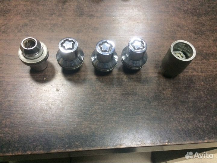 Колесные гайки м14x1,5. Ключ 21