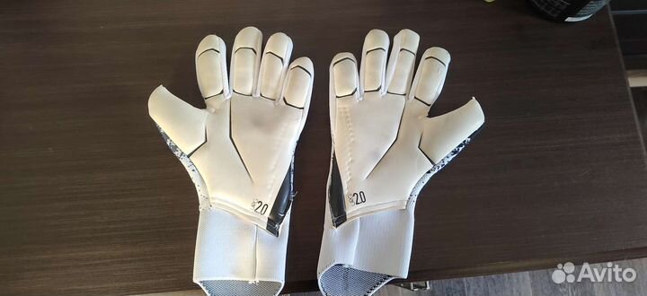 Перчатки adidas predator