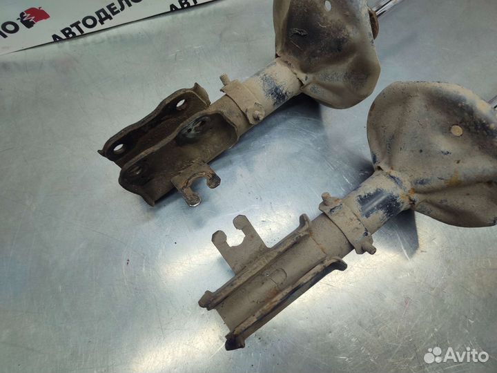 Стойки передние Mitsubishi Lancer 7 (CB1A) 1993 г