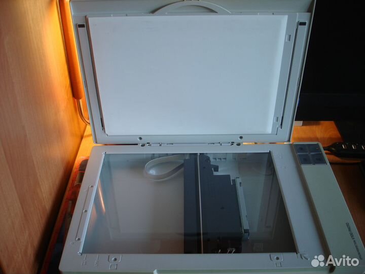 Сканер Epson Perfection V100 Photo