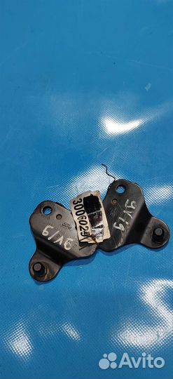 Кронштейн амортизатора крышки багажника Ford Mond